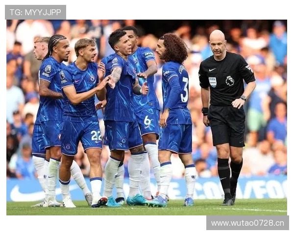 切尔西中场人满为患却功能重叠，阵容臃肿拖累全队节奏与攻防转换效率