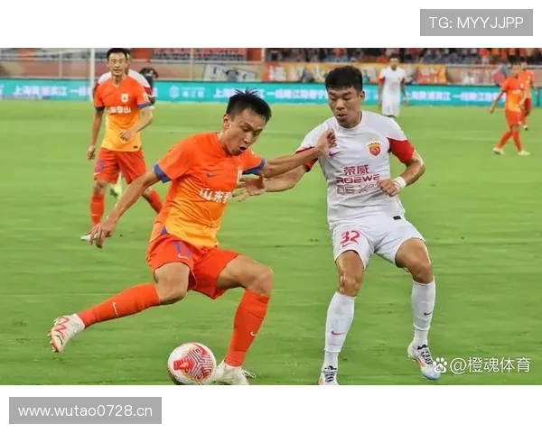 山东泰山豪门地位面临考验,球队阵容结构与竞争对手变化或带来长期影响 山东泰山豪门地位面临考验,球队阵容结构与竞争对手变化或带来长期影响