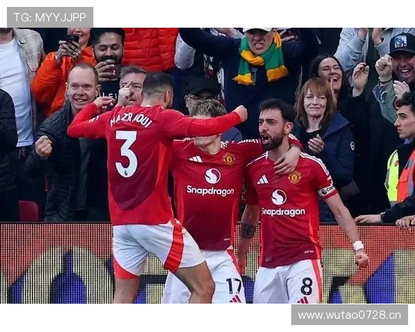 曼联进攻组织混乱问题在近期比赛中体现，对球队整体表现形成制约