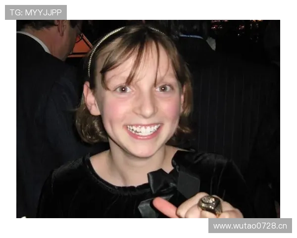 凯蒂·莱德基泳池外的生活跟她比赛时完全两个人，好奇她到底藏着啥秘密？